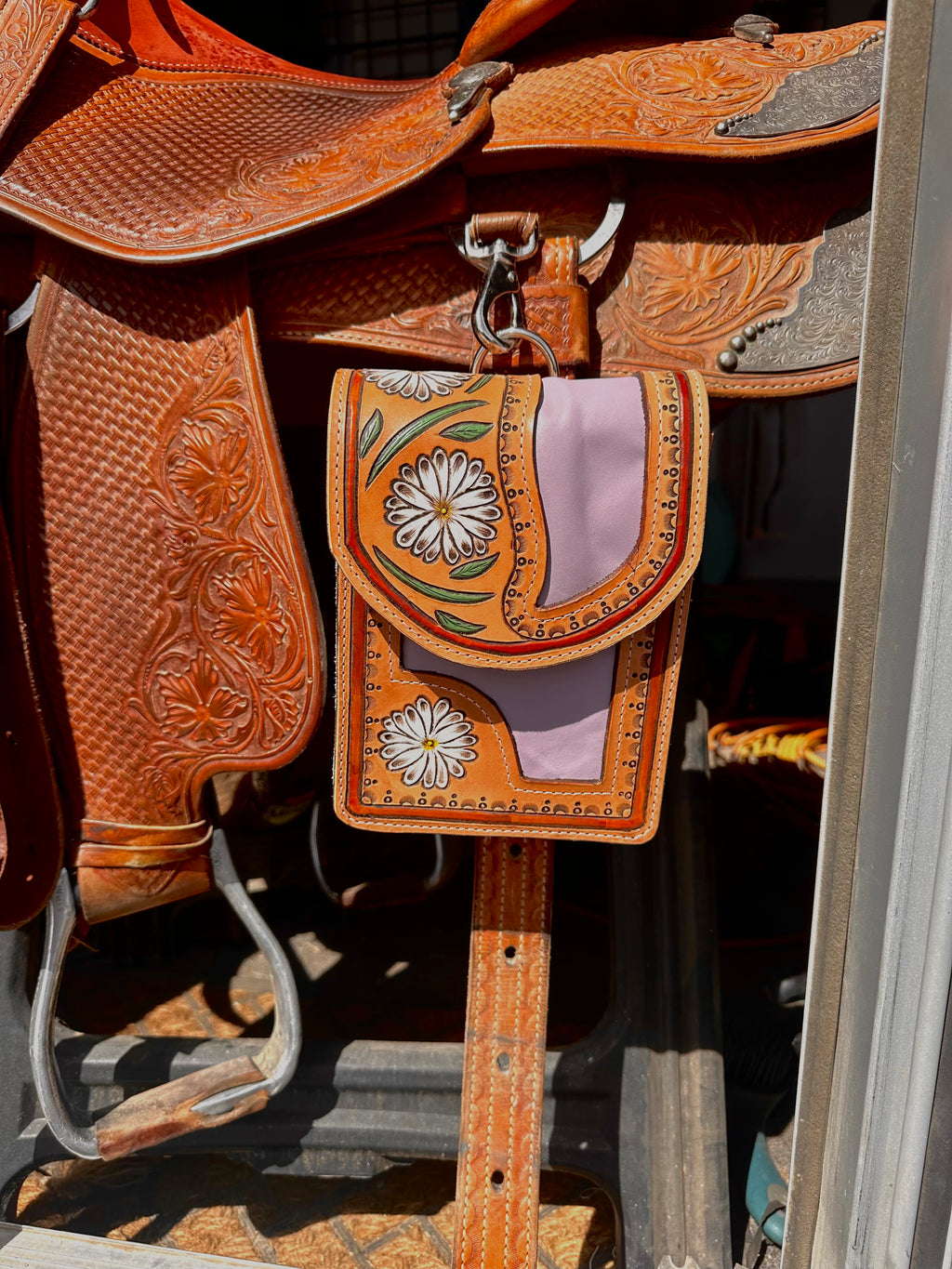 The Daisy Back Cinch Bag